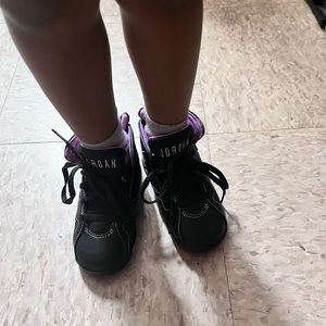 Purple & black Jordan’s only wore once size 8c